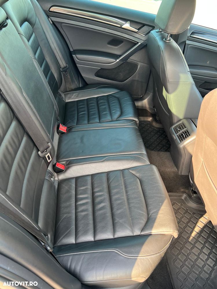 Volkswagen Golf - 9