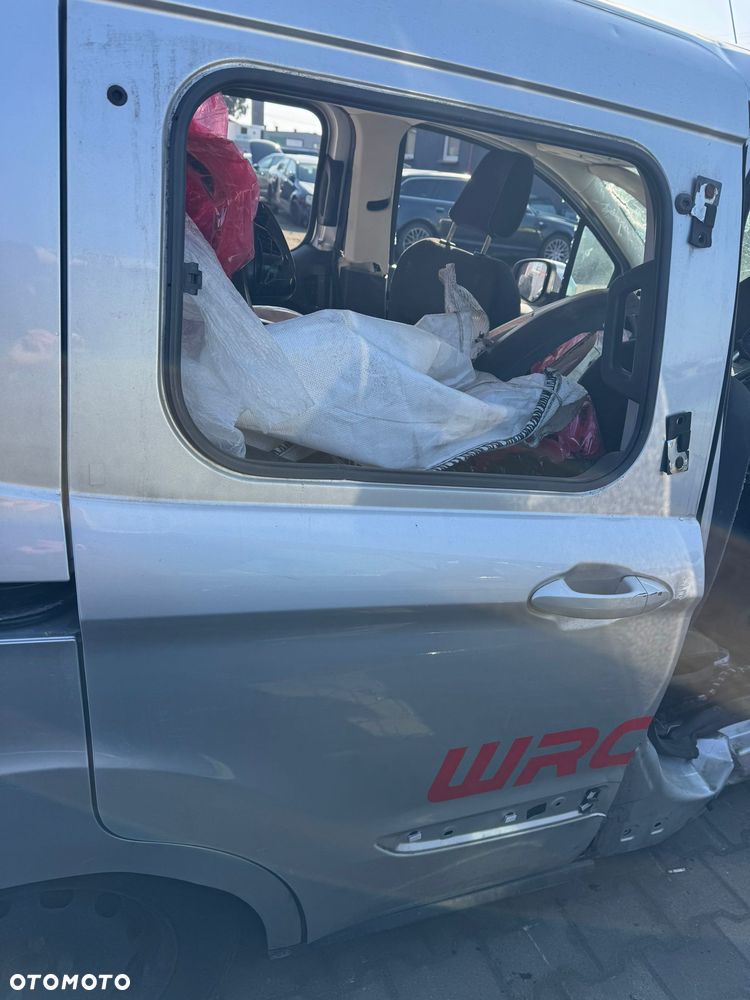 Części tył – Ford Transit Courier – drzwi, zderzak, belka - 4
