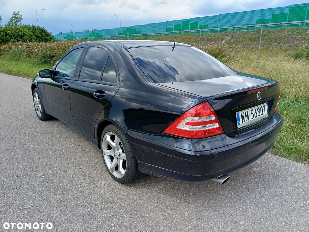 Mercedes-Benz Klasa C 180 Kompressor Automatik Avantgarde Sport Edition - 8