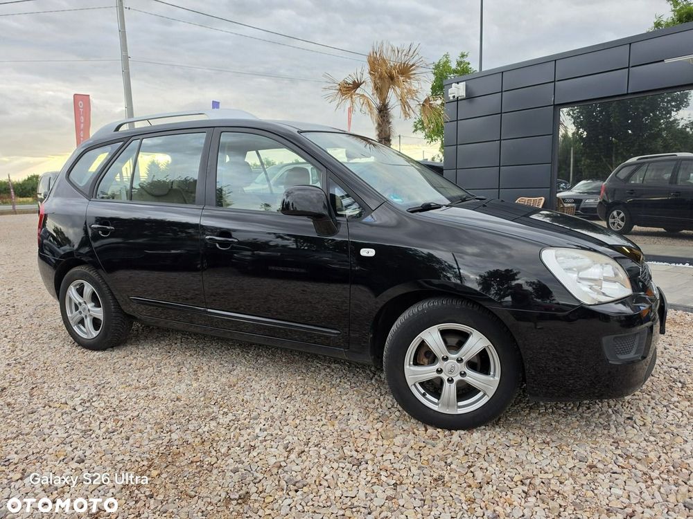 Kia Carens - 7
