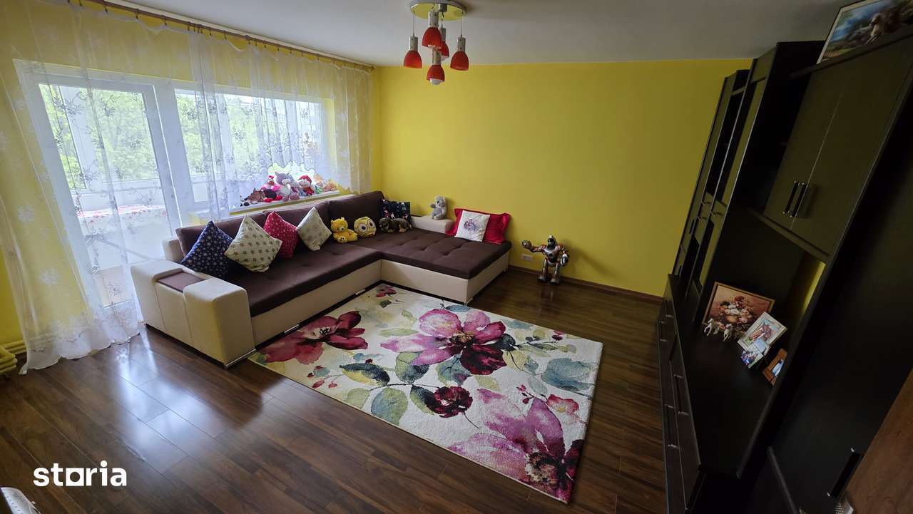 Vand ap cu 3 camere str. Bucuresti - Mircea Voda — fotografia 1