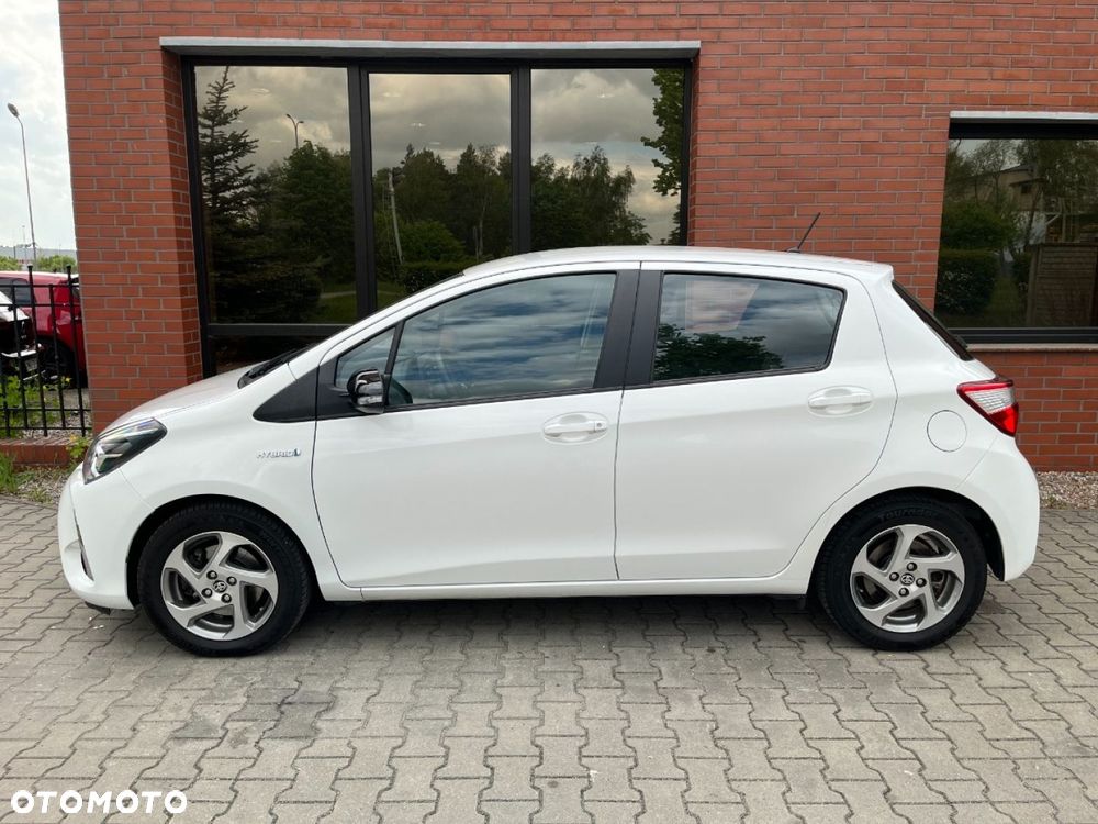 Toyota Yaris Hybrid 100 Business Edition - 22