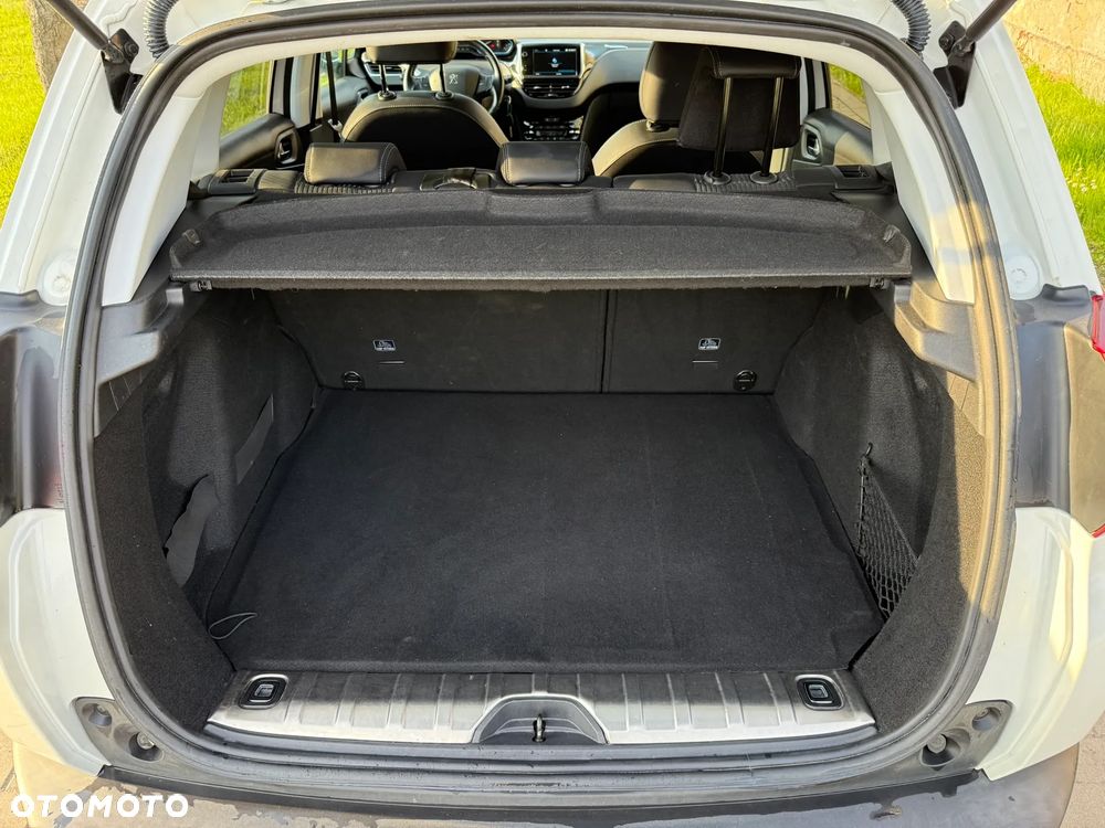 Peugeot 2008 PureTech 130 Allure - 21