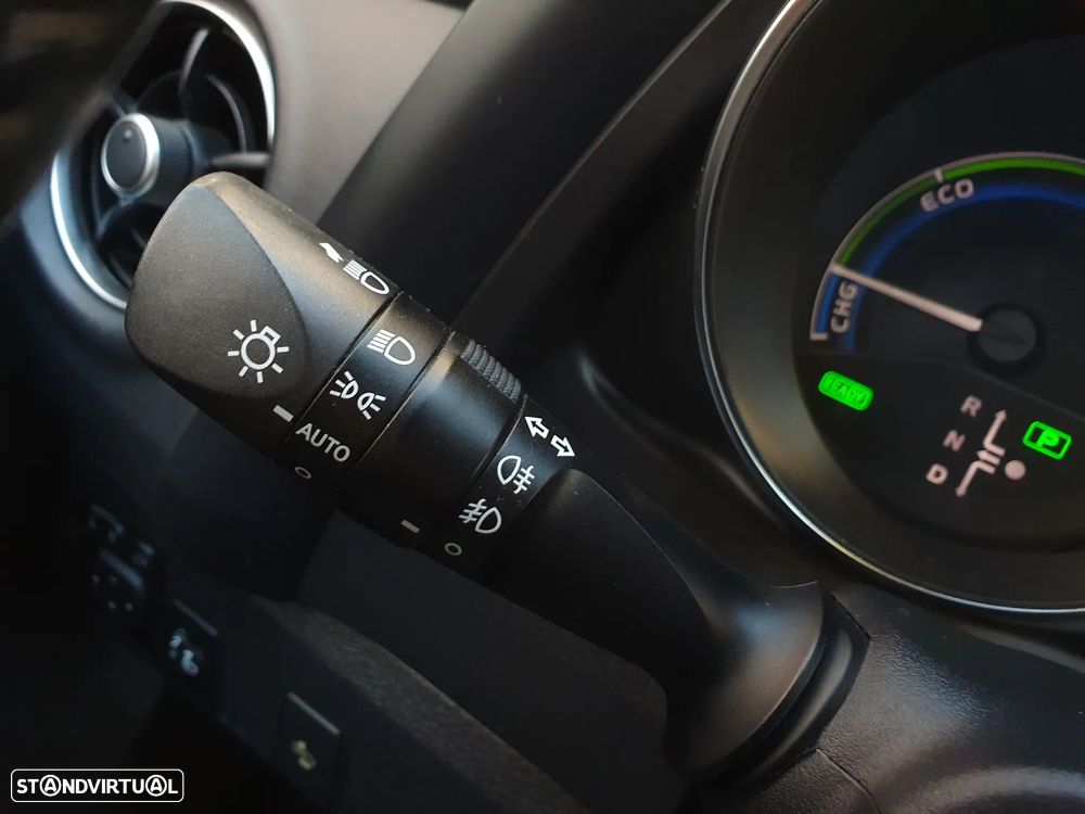 Toyota Auris 1.8 HSD Comfort - 19