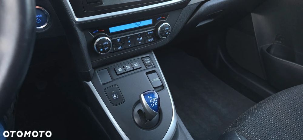 Toyota Auris 1.8 HSD Luna - 38