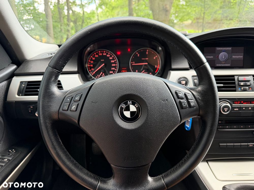 BMW Seria 3 320d DPF - 27