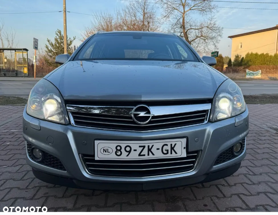 Opel Astra 1.6 ECOFLEX Start/Stop Sport - 2