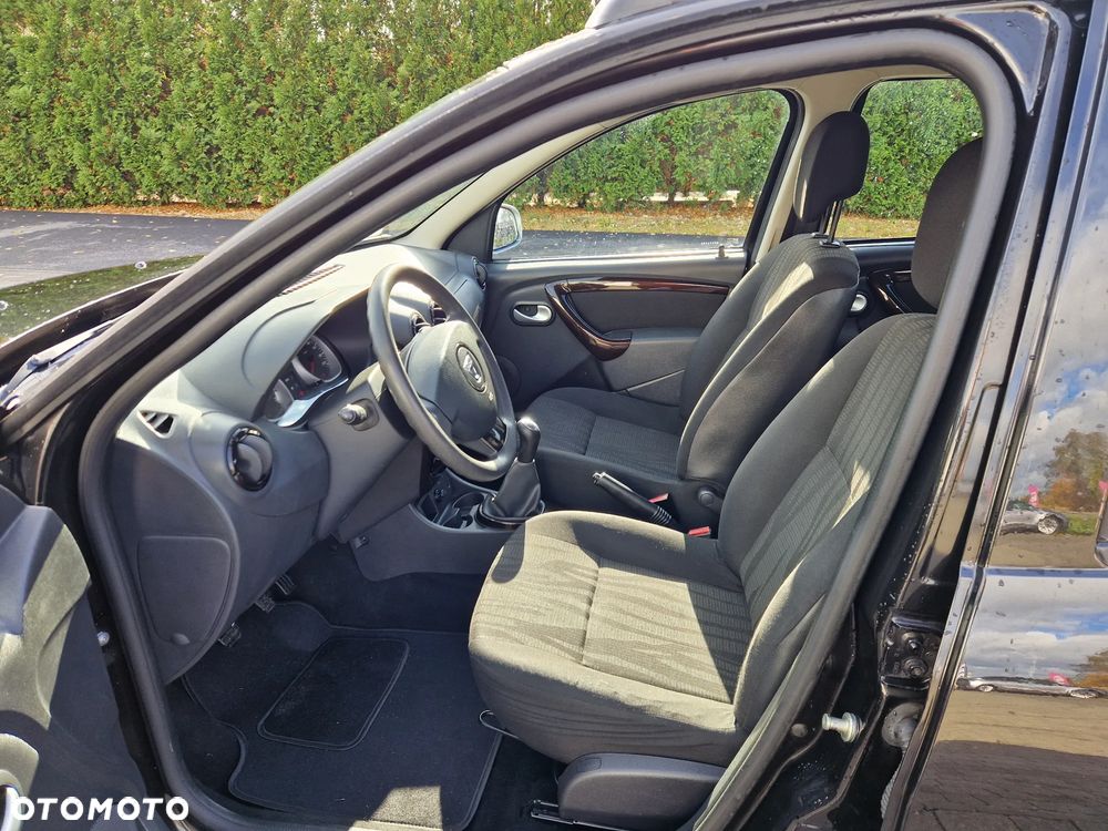 Dacia Duster 1.6 Laureate Euro5 - 10