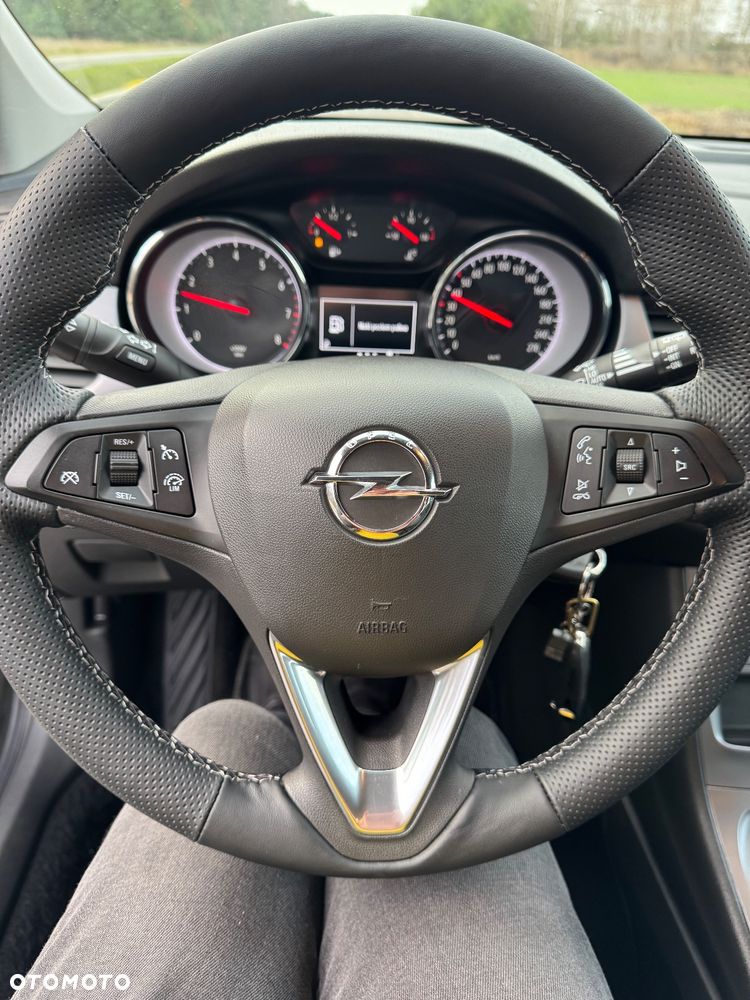 Opel Astra 1.4 Turbo 120 Jahre - 14