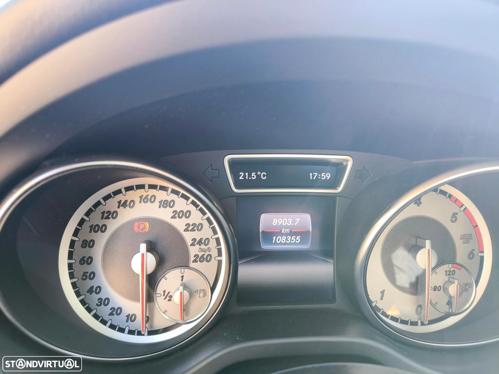 Mercedes-Benz CLA 180 d Shooting Brake AMG Line - 9