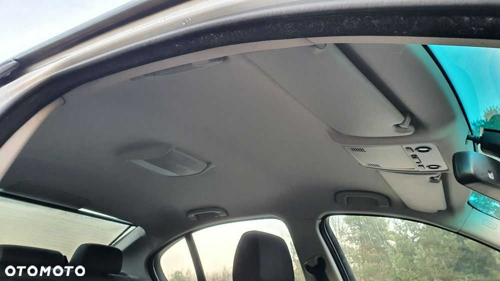BMW Seria 3 320i - 30