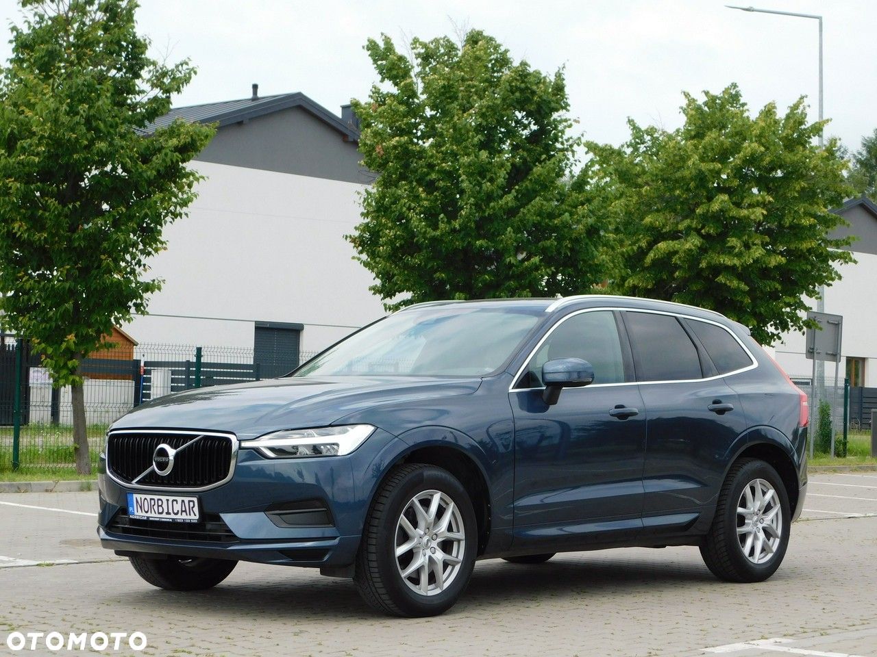 Volvo XC 60 D3 Momentum Pro - 1