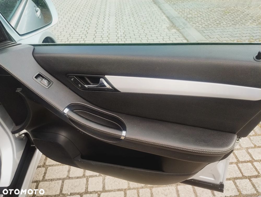 Mercedes-Benz Klasa R 500 4Matic 7G-TRONIC - 17