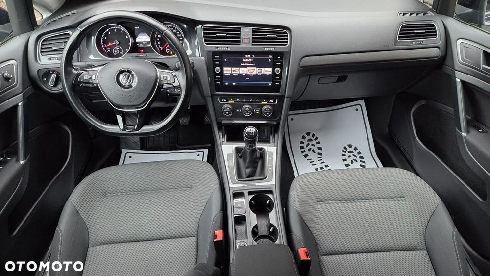 Volkswagen Golf - 16