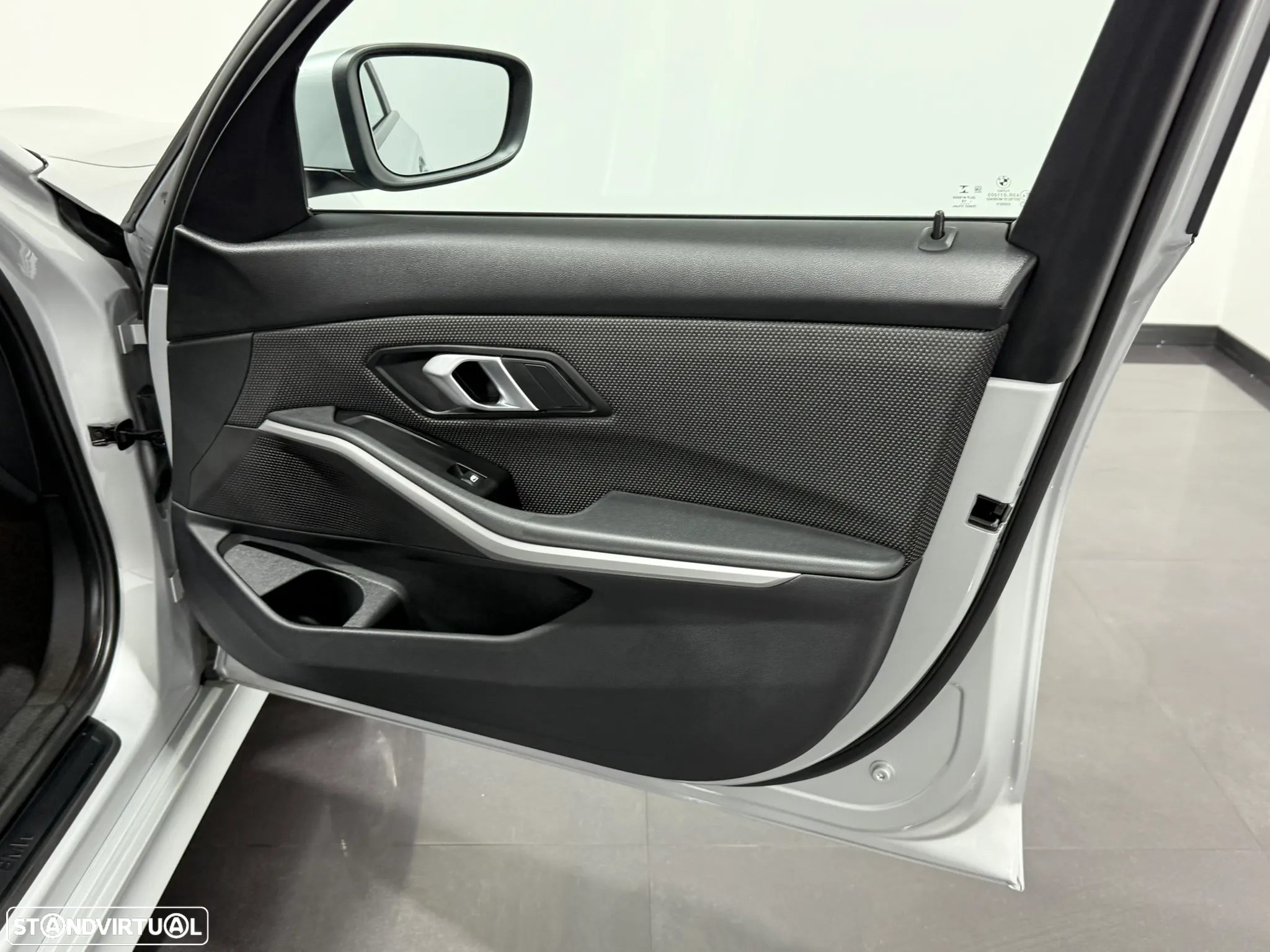 BMW 330 e Corporate Edition Auto - 38
