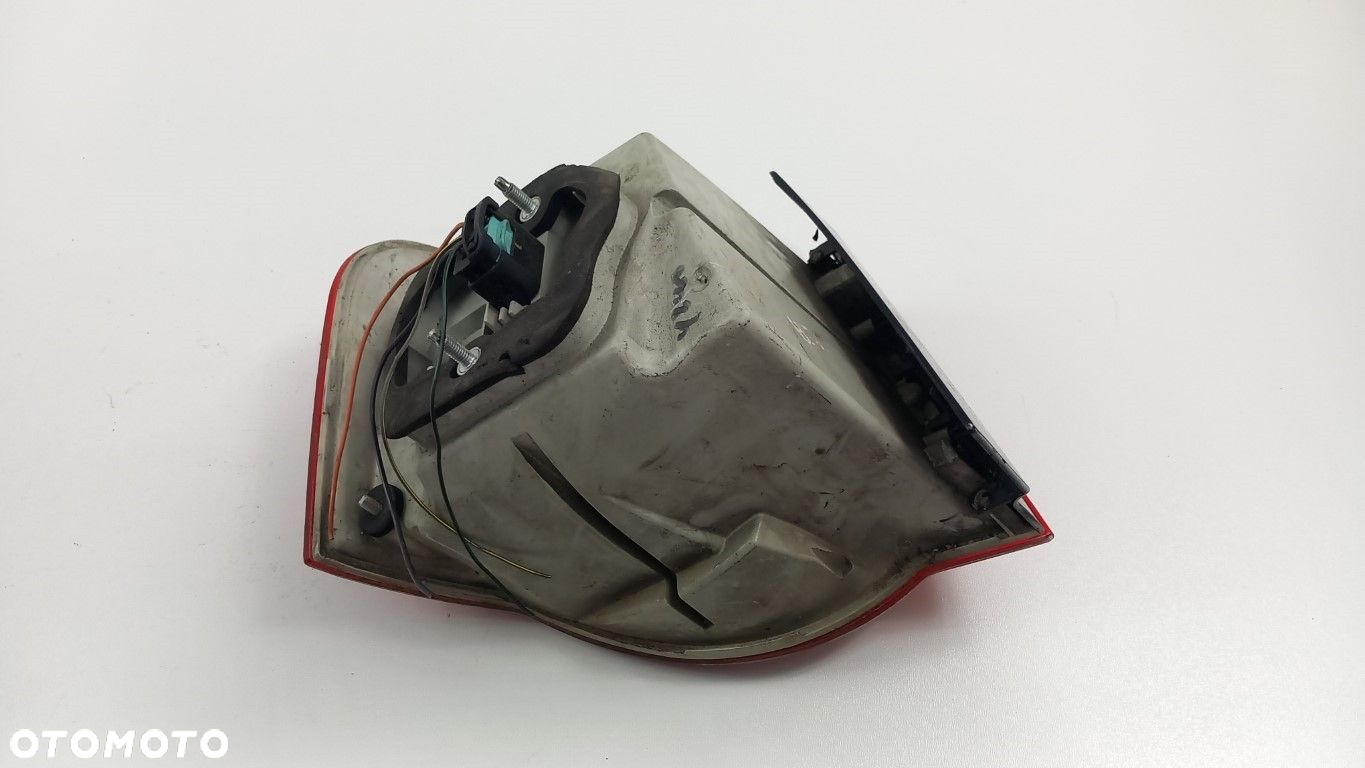VW JETTA V LAMPA TYŁ PRAWA LED - 5