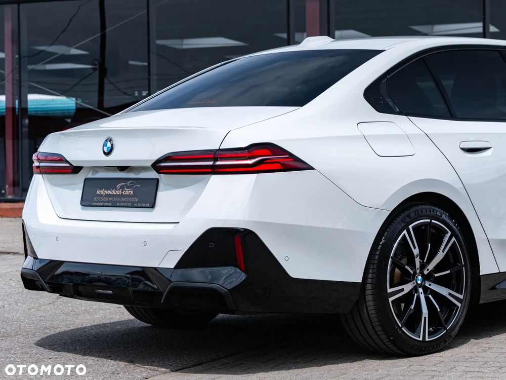 BMW Seria 5 520d xDrive - 14
