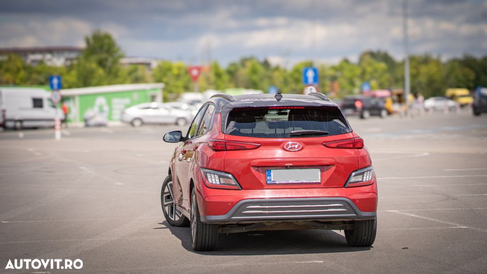 Hyundai KONA - 13