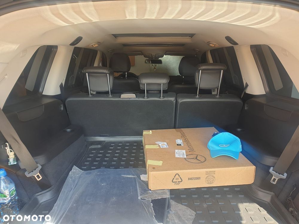 Mercedes-Benz GLS - 12