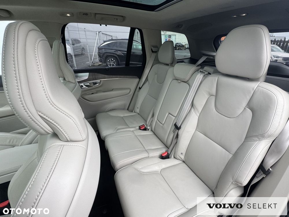 Volvo XC 90 - 32