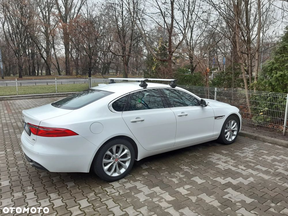 Jaguar XF 2.0 T Prestige - 26