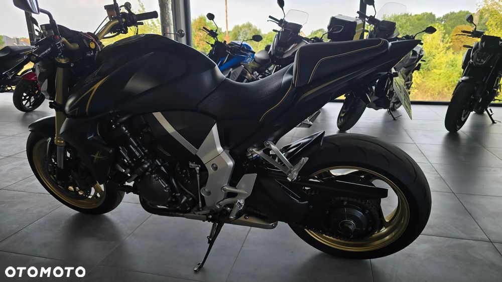 Honda CB - 12