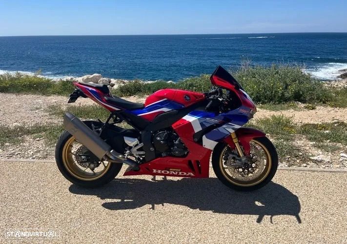 Honda CBR 1000 RR-R SP - 1