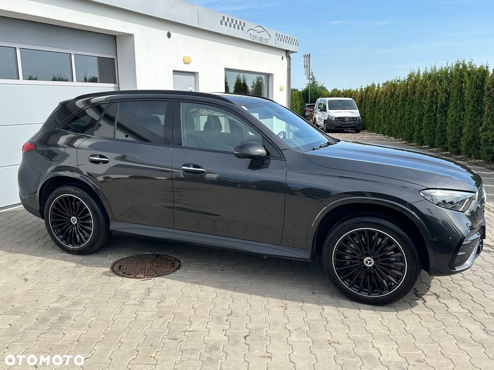 Mercedes-Benz GLC 300 e 4Matic 9G-TRONIC AMG Line - 3