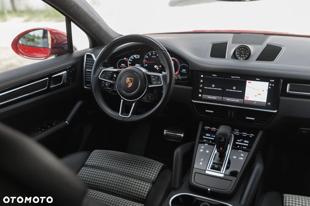 Porsche Cayenne Coupe GTS - 18