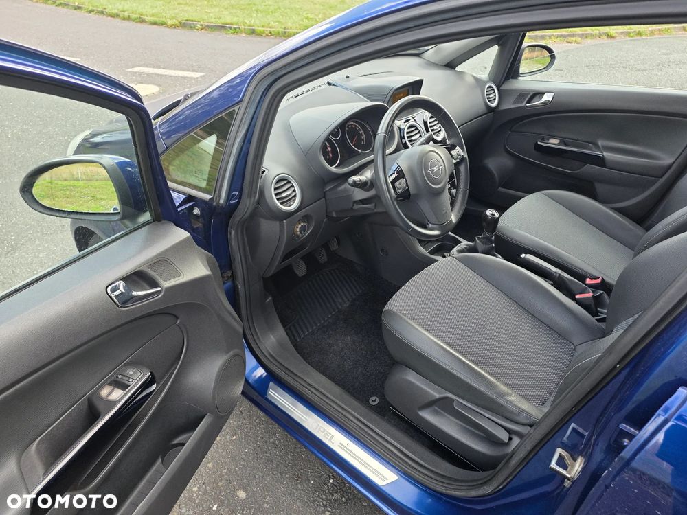 Opel Corsa 1.4 16V Cosmo - 7