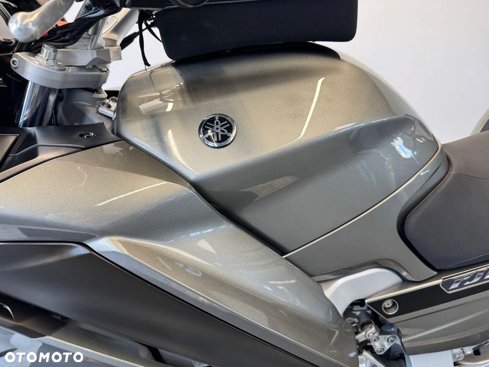 Yamaha FJR - 21