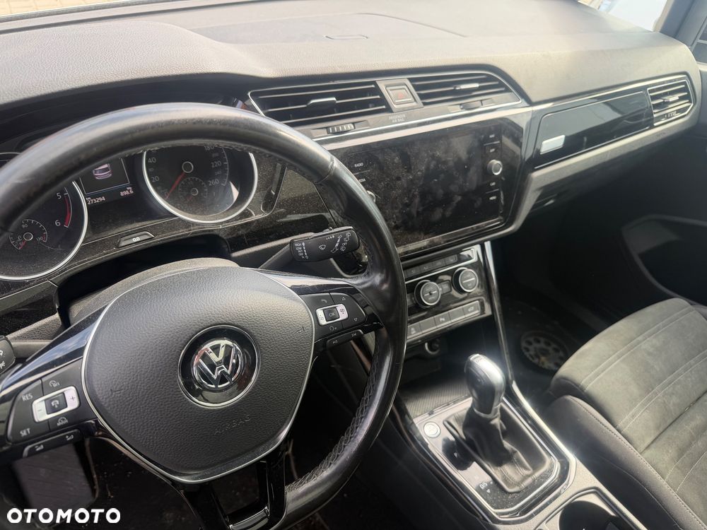 Volkswagen Touran 2.0 TDI SCR DSG Comfortline - 9