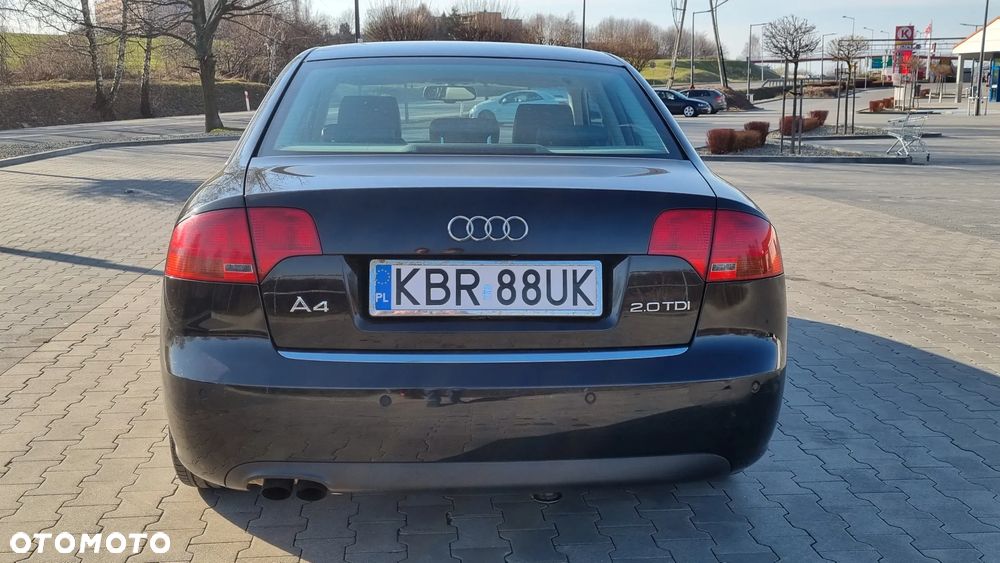 Audi A4 Limousine 2.0 TDI - 4