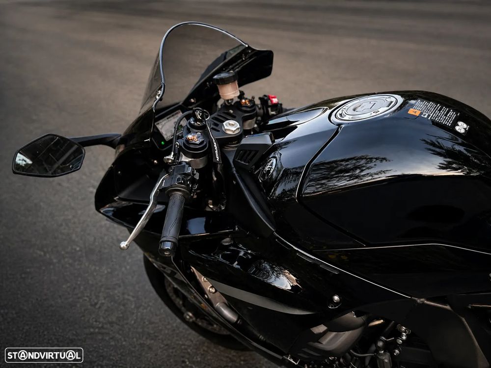 Yamaha YZF R1 - 22