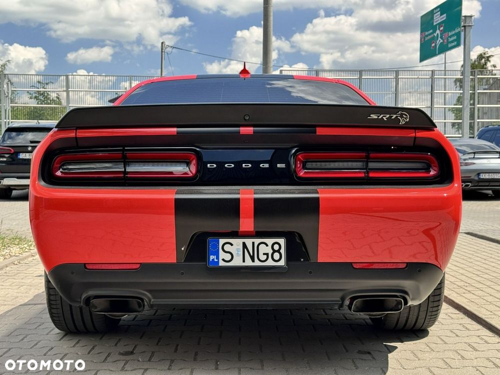Dodge Challenger - 7