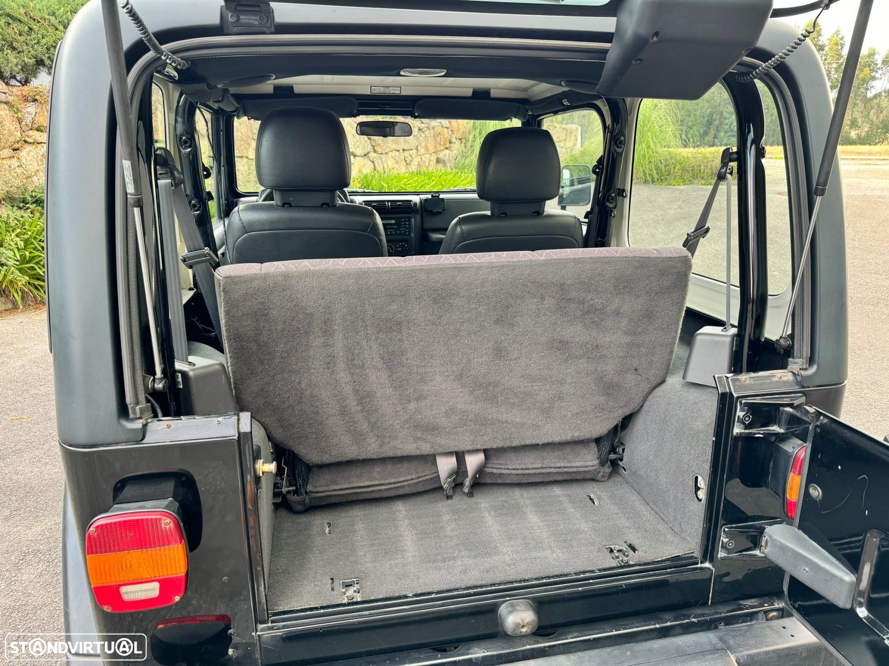 Jeep Wrangler 2.5 Sport Hard Top - 14