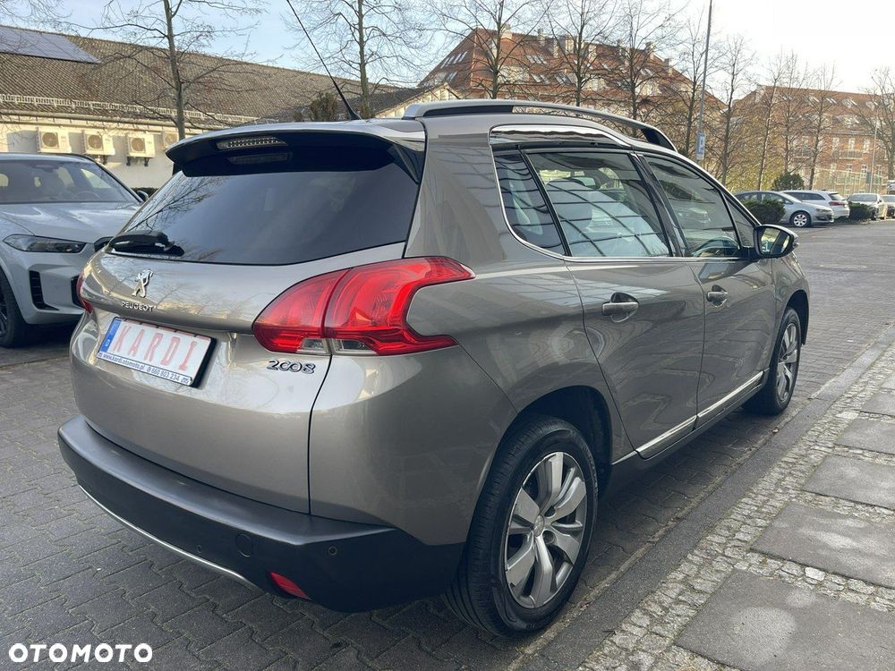 Peugeot 2008 - 6
