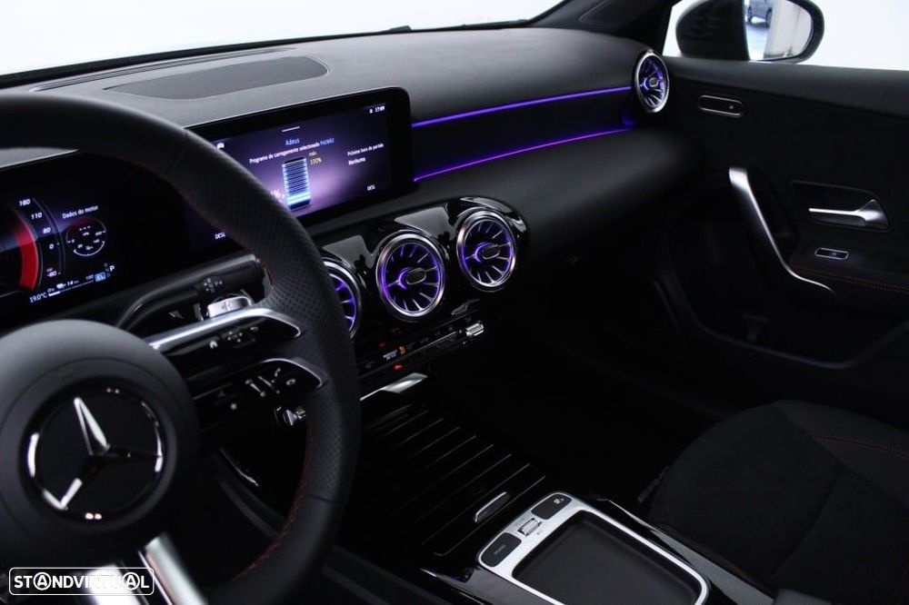 Mercedes-Benz A 250 e AMG Line - 31