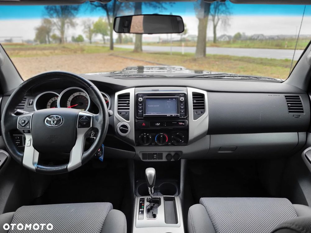 Toyota Tacoma - 13