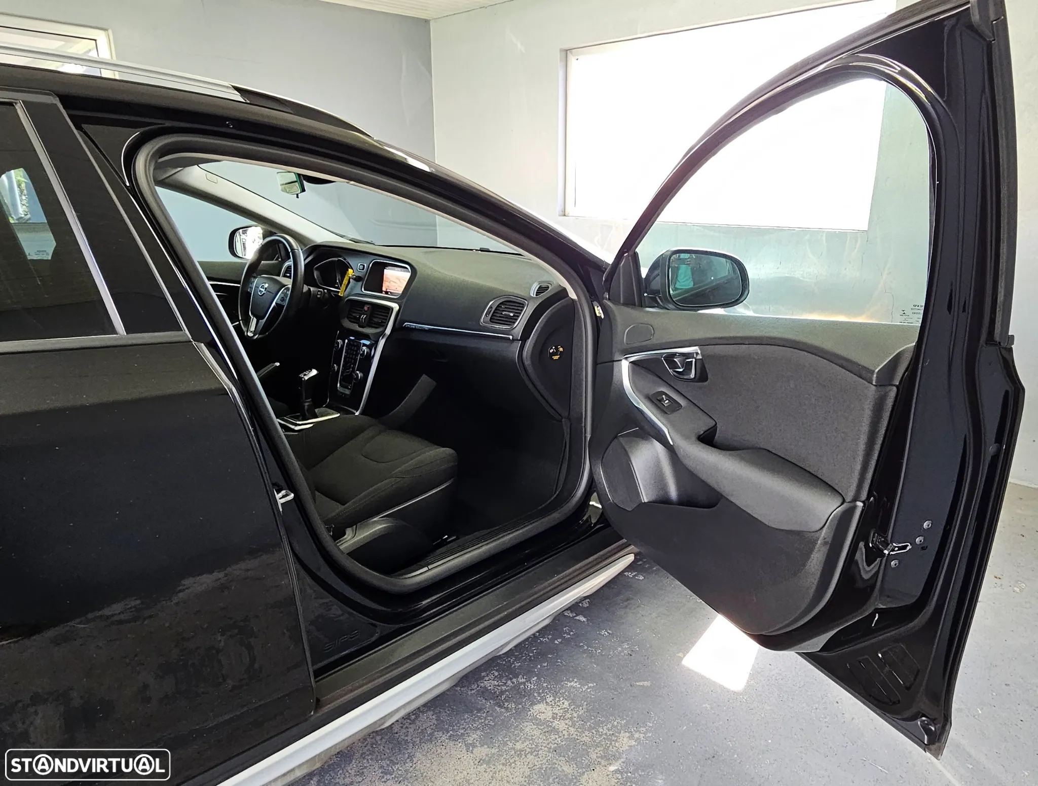 Volvo V40 Cross Country 2.0 D3 Kinetic - 21