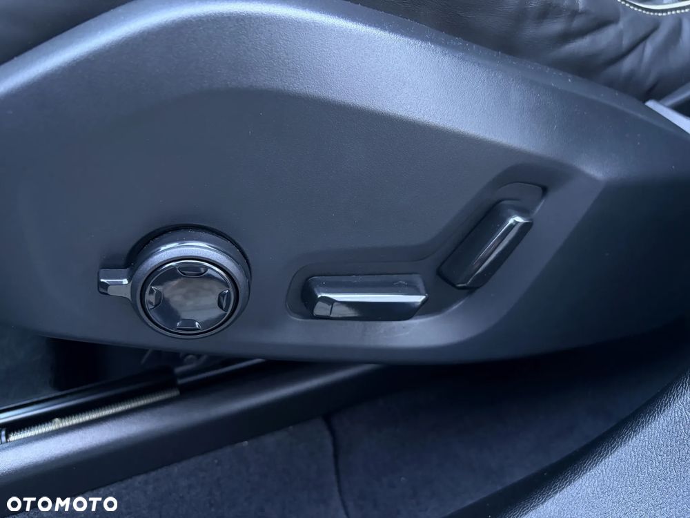 Volvo XC 60 B4 D Essential - 36