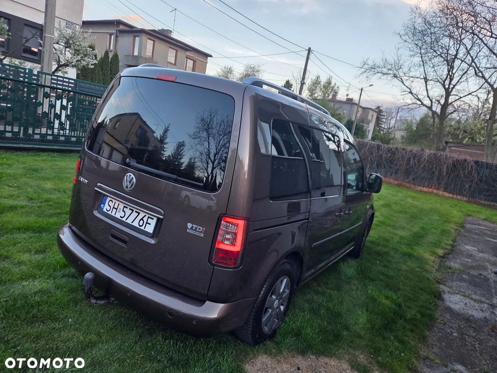 Volkswagen Caddy Highline DSG - 10