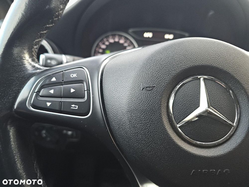 Mercedes-Benz GLA - 21