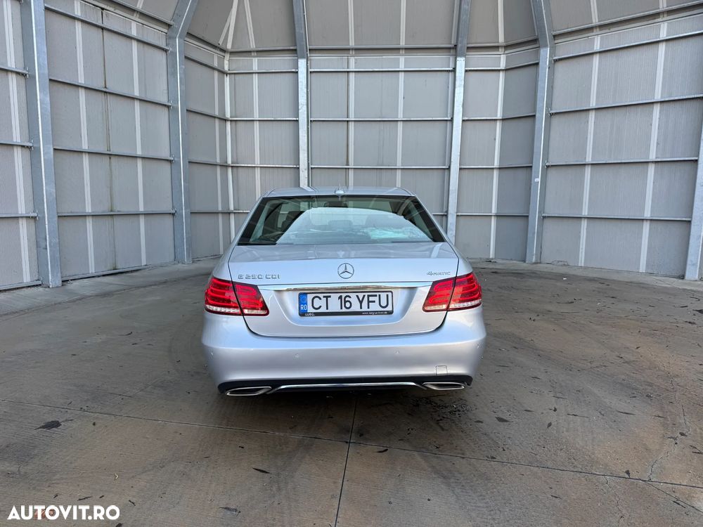 Mercedes-Benz E 250 BlueTEC 4Matic 7G-TRONIC Elegance - 8