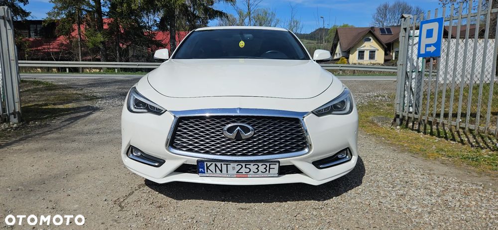 Infiniti Q60 - 2