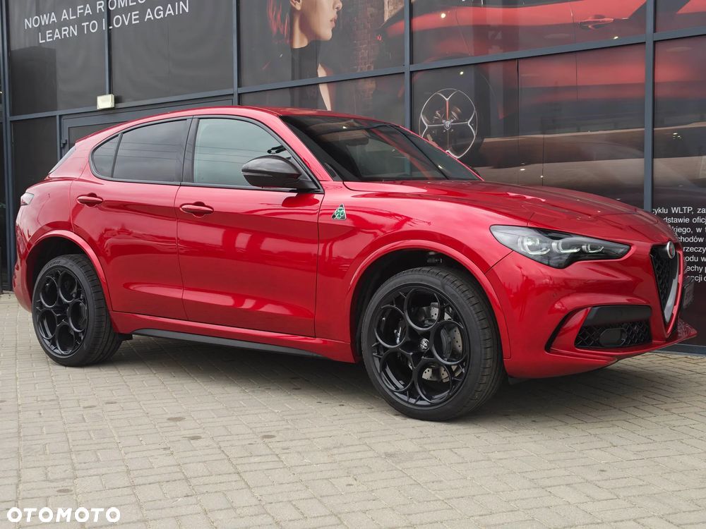 Alfa Romeo Stelvio - 8