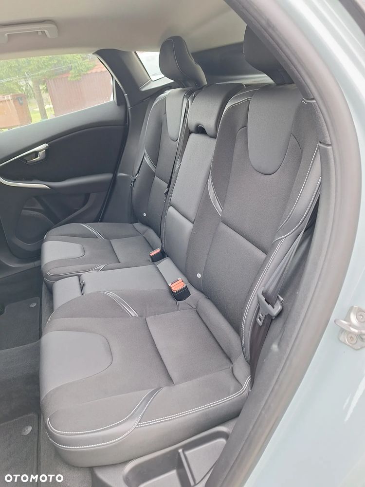 Volvo V40 D2 Momentum - 14