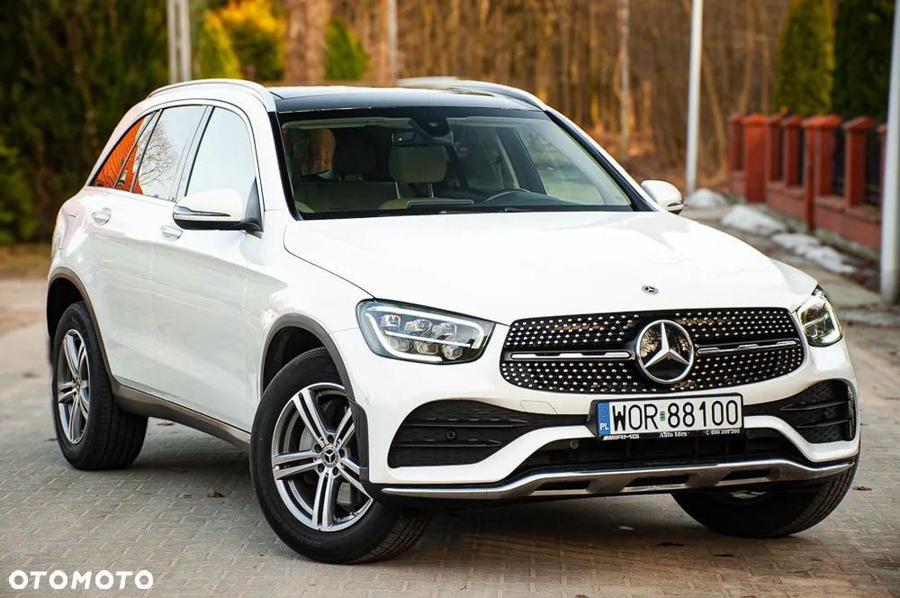 Mercedes-Benz GLC 300 4Matic 9G-TRONIC AMG Line - 11