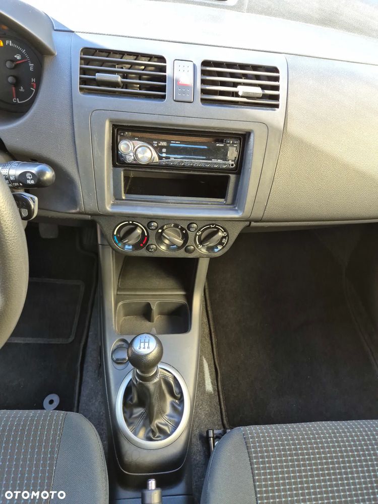 Suzuki Swift - 8