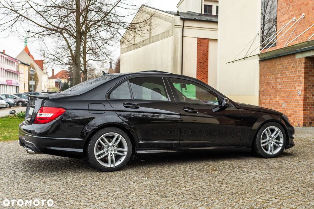 Mercedes-Benz Klasa C 300 7G-TRONIC - 14